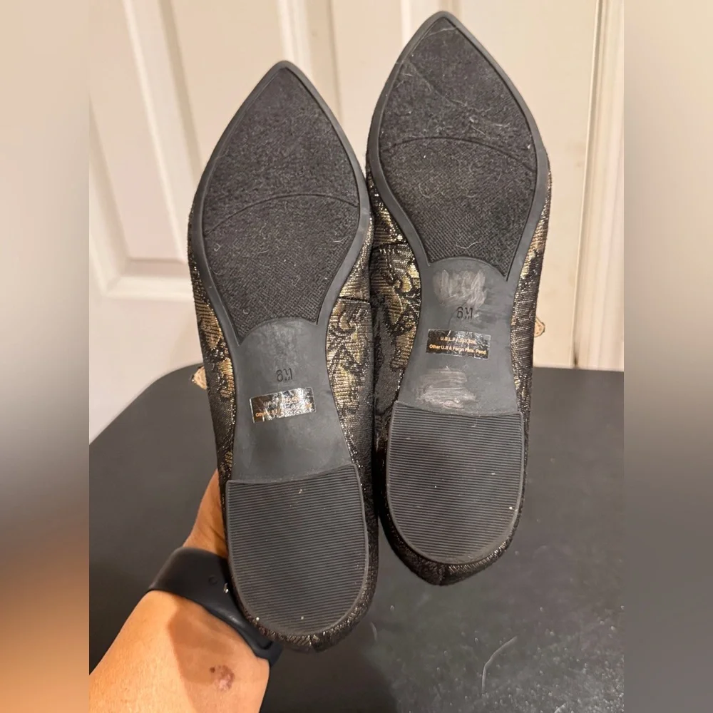 Marc Fisher Black and Gold metallic Floral Flats size 6